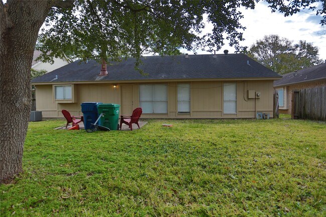 Building Photo - 7007 Glen Rosa Dr