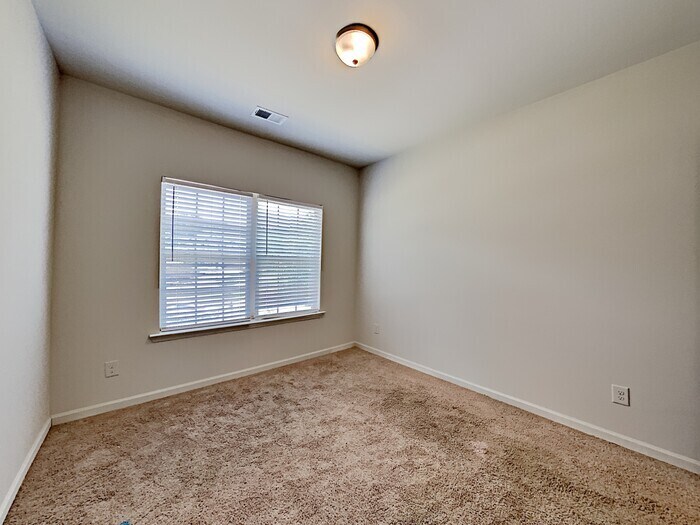 Building Photo - 385 Yasmine Cove