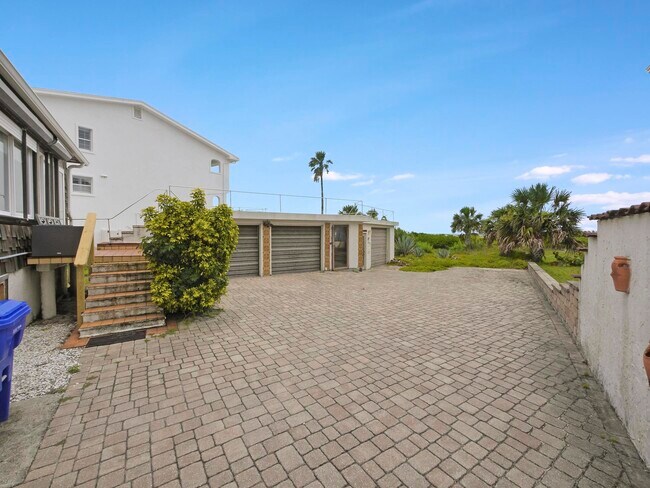 Building Photo - 5084 Atlantic View