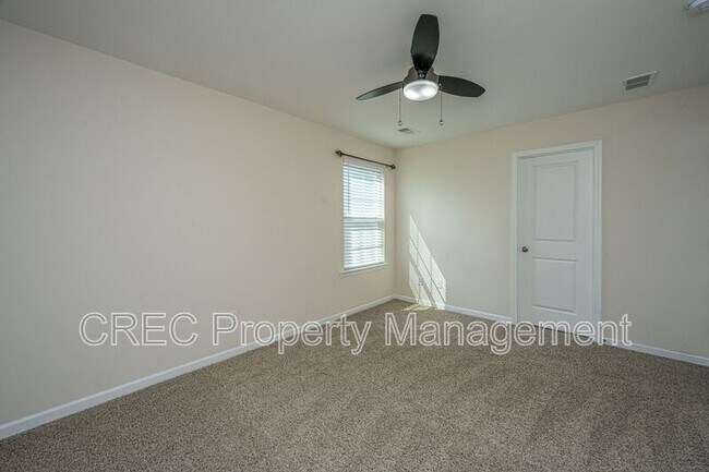 Building Photo - 201 Bigleaf Ct