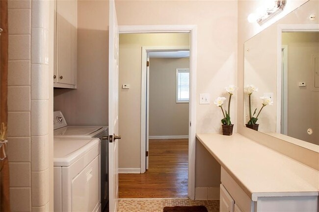 Building Photo - 1620 Flat Shoals Rd SE