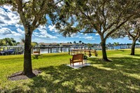 Building Photo - 285 Cays Dr