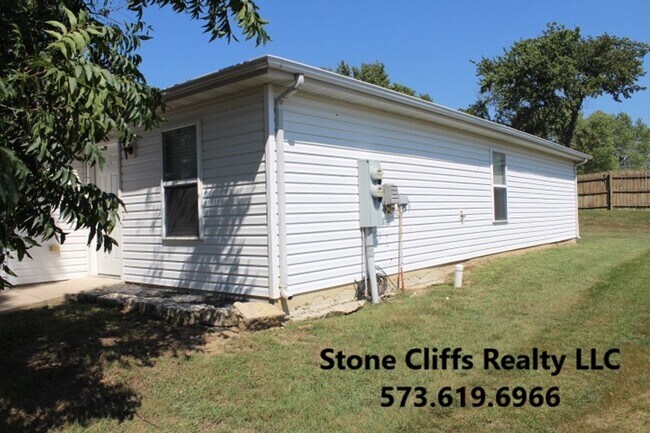 Building Photo - 185 Hickory Ln