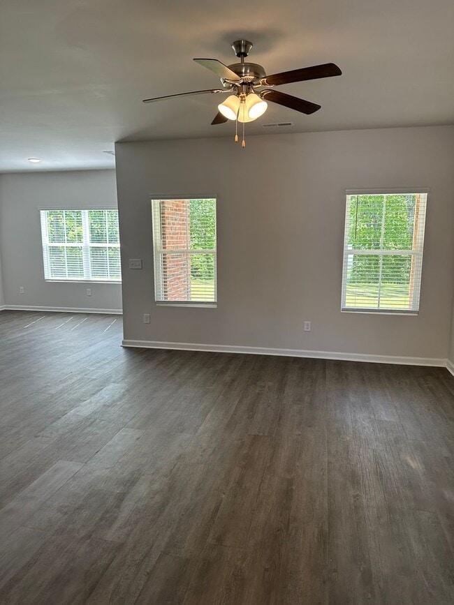 Building Photo - AVAILABLE NOW — Spacious 3-Bedroom | 2.5-Bath Home in Cullman