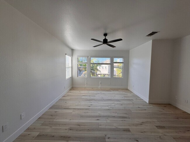 Building Photo - Newly Renovated Modern 3-Bedroom Home with...