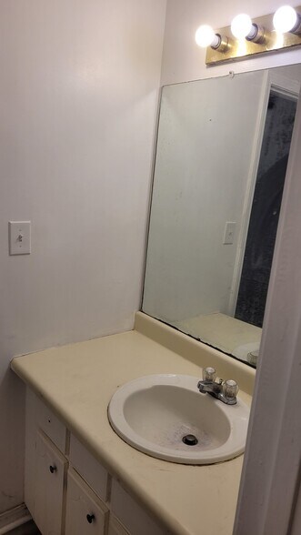 Building Photo - 2217 Boykin Blvd