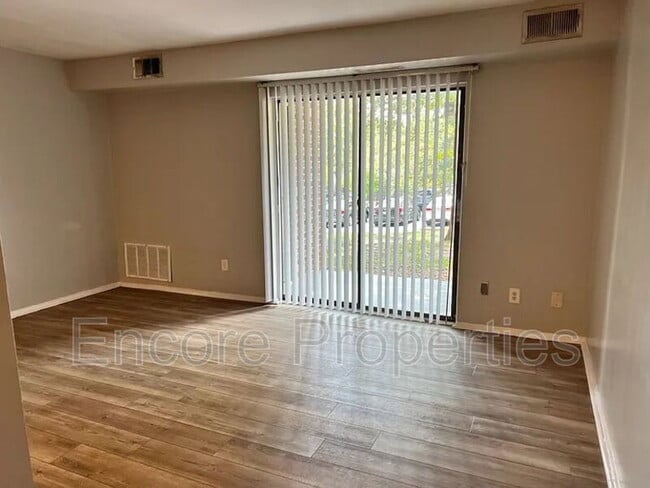 Building Photo - 1299 Schaub Dr