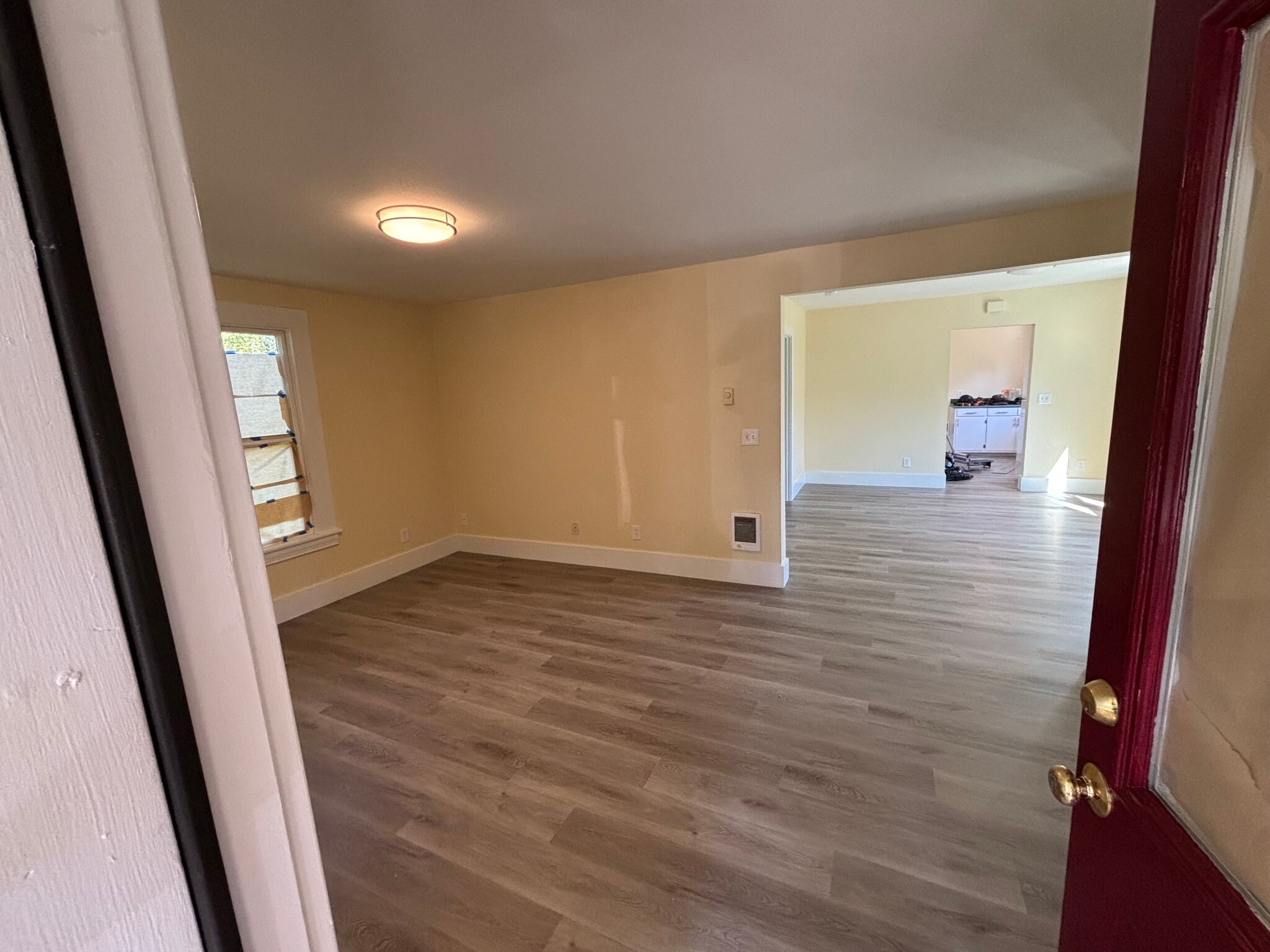 Building Photo - 651 W 12th Ave