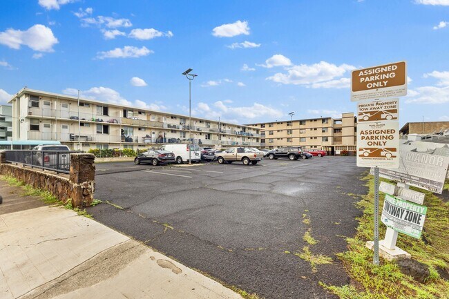 Building Photo - Discover this pet-friendly 2-bedroom condo