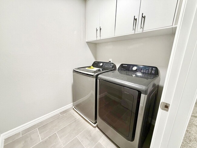 Building Photo - 2586 Sweet Viburnum Wy