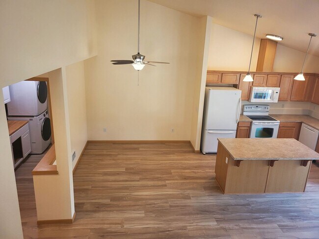 Building Photo - 410 Holland Ave