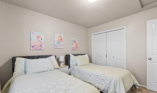 Building Photo - Beautiful Home near Meridian High School