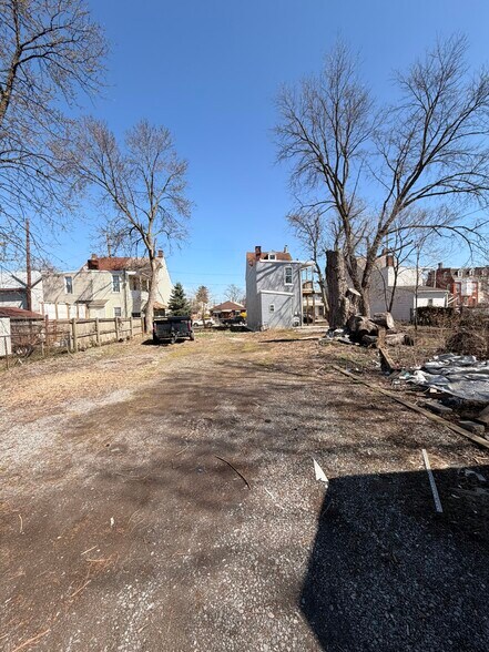 Building Photo - 328 Pattison St