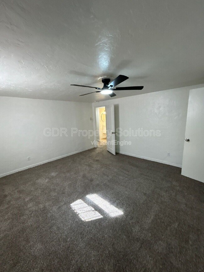 Building Photo - 3209 Burton Ave SE