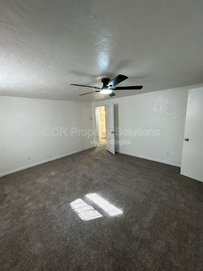 Building Photo - 3219 Burton Ave SE