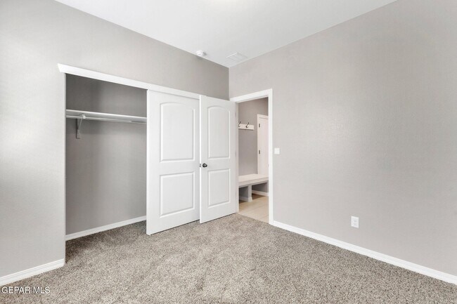 Building Photo - 1644 Folkstone St