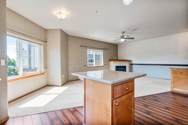 Building Photo - Immaculate 2-bdrm/2-bath, 2nd-floor, corner-unit condo in Bethany Village.  In-unit laundry, deed...