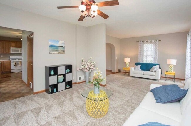 Building Photo - 3x2 corner lot w/ fenced backyard