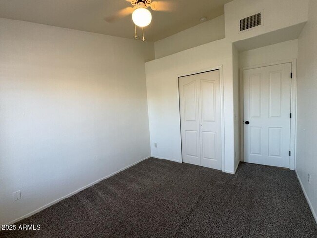 Building Photo - 3954 Cll Roca