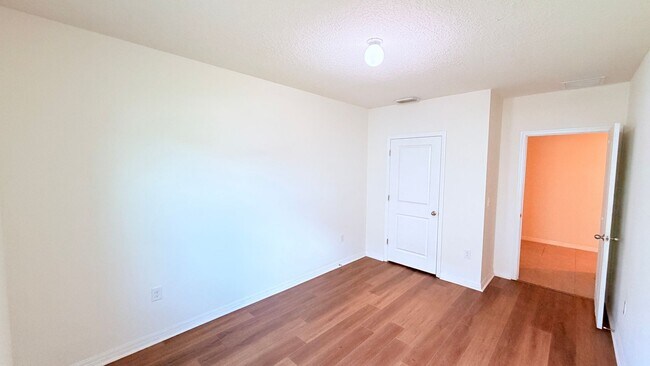Building Photo - Available now! Amazing 4 Bedroom, 2 Bathroom Home in Wildwood!!