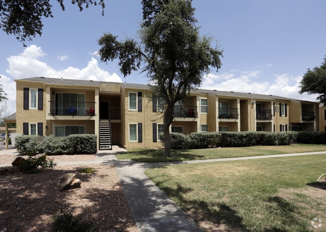 Building Photo - Avalon Springs