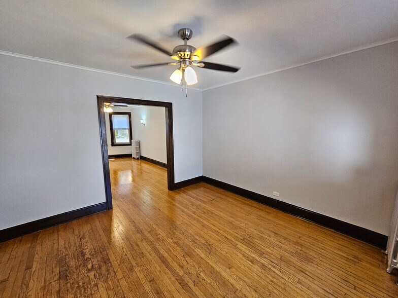 Building Photo - 4537 N Hamilton Ave