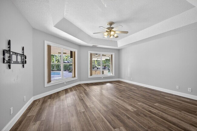 Building Photo - 11646 63rd Ln N