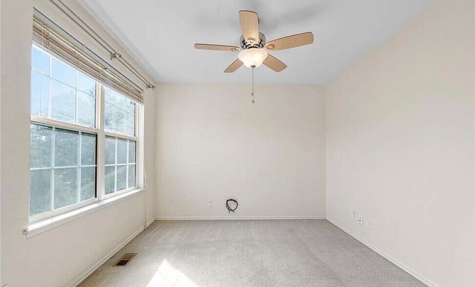 Building Photo - 18897 E Linvale Pl