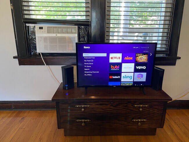 Building Photo - 988 Nela View Rd