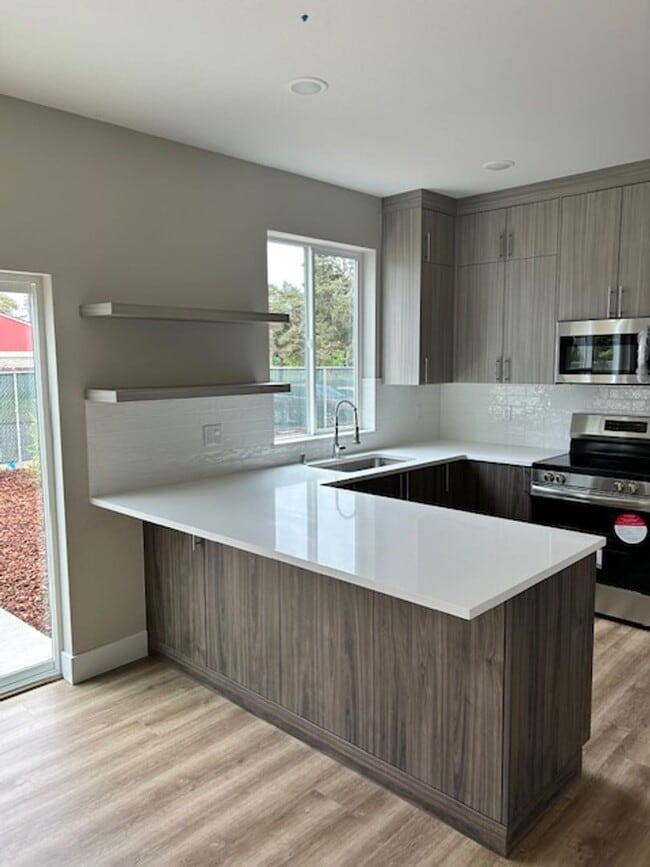 Building Photo - Modern Multi-Gen Living- Brand New