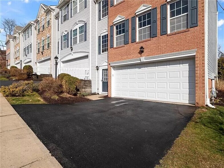 Building Photo - 312 Blake Ct