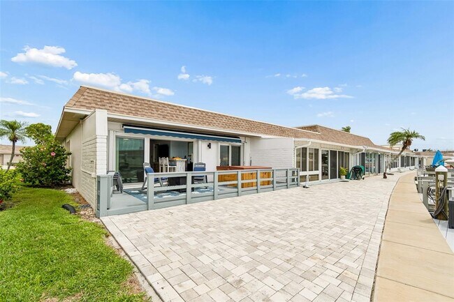 Building Photo - 392 Boca Ciega Point Blvd N