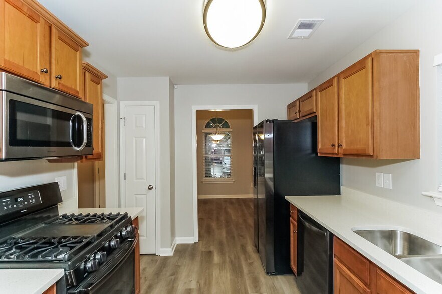 Building Photo - 254 Highland Falls Blvd
