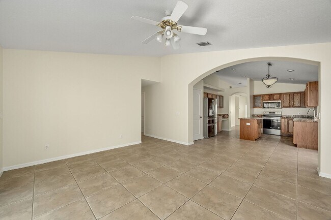 Building Photo - 4 BEDROOM POOL HOME IN SUNTREE!!!!!!!
