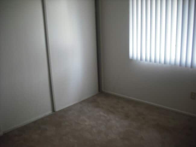 Building Photo - SPACIOUS 3 BEDROOM 2 BATH CONDO 2 CAR GARAGE NEAR PARK