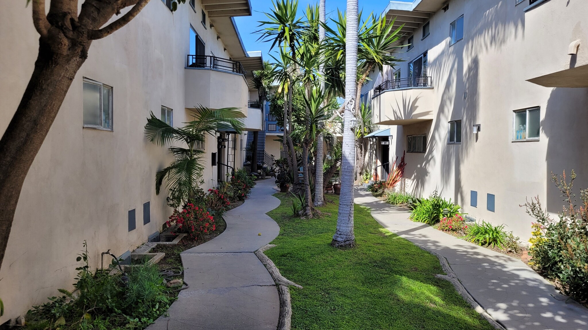 Building Photo - 12015 Lamanda St