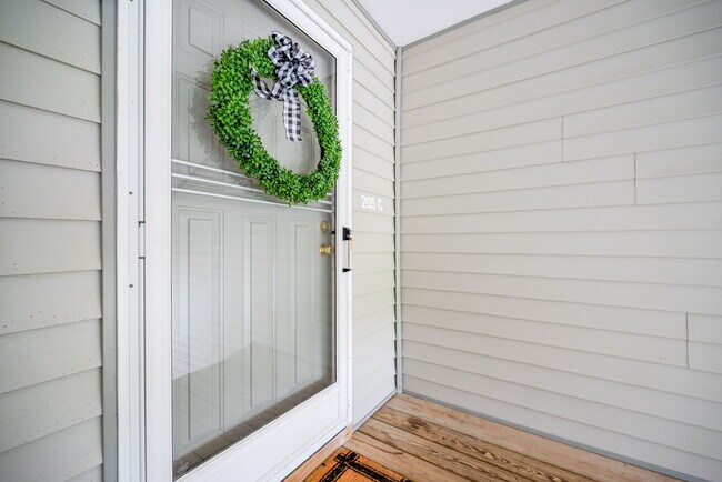 Building Photo - 205 Dockside Dr