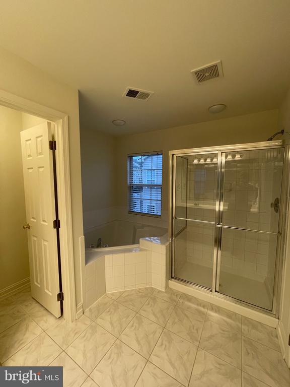 Building Photo - 6256 Shackelford Terrace