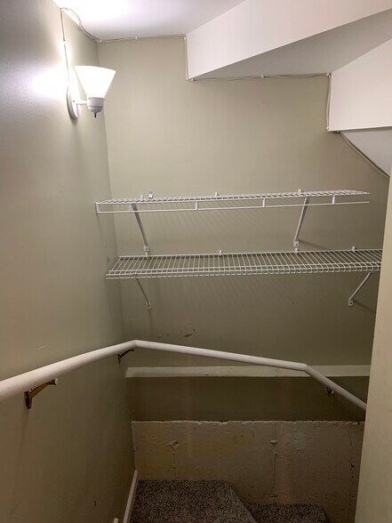 Building Photo - 403 Frank St