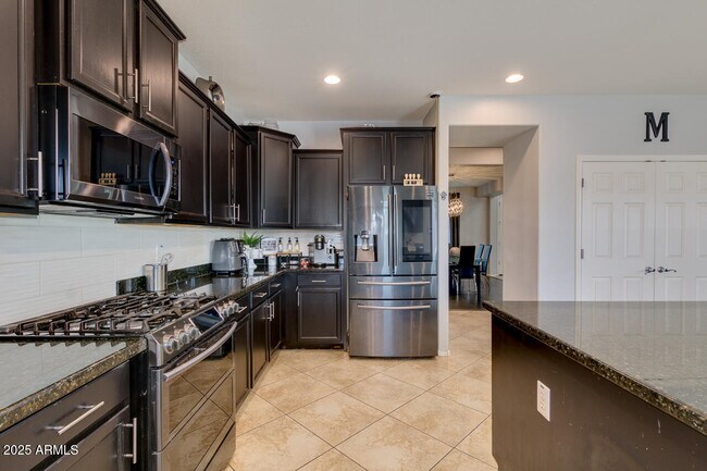 Building Photo - 18472 W Desert Ln