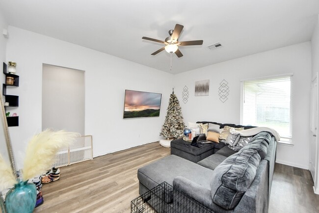 Building Photo - 9447 Klein Ln