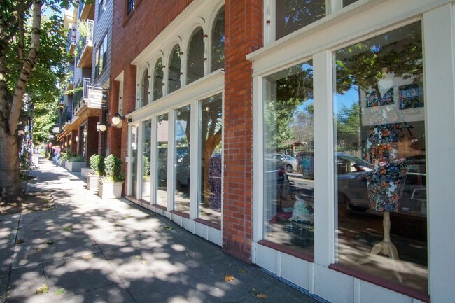 Building Photo - RARE Availability: Stunning Studio on Miss...