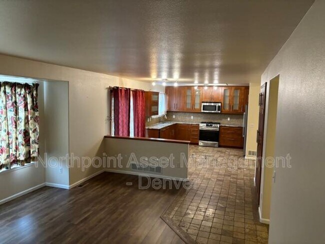 Building Photo - 3 BR/3BA | Newly Renovated Single Family Home |  Back Deck | In Highlands Ranch!