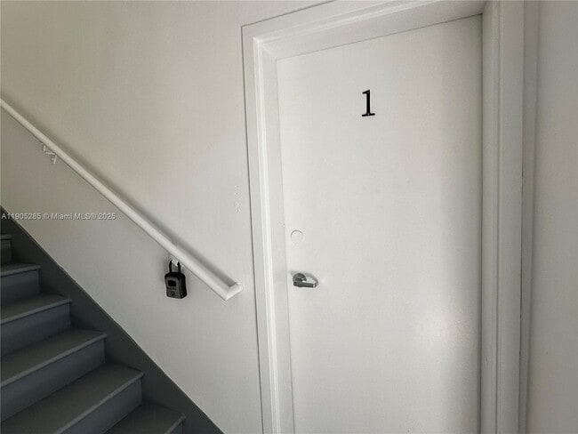 Building Photo - 9025 Harding Ave