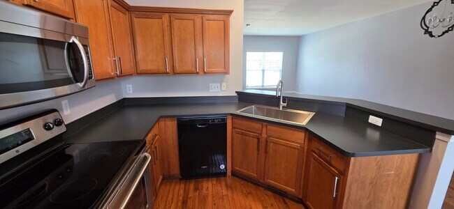 Building Photo - 1547 Cass Lake Rd
