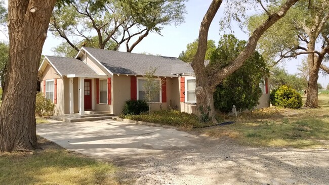 Building Photo - Cute Home minutes from Dunbar Historical L...