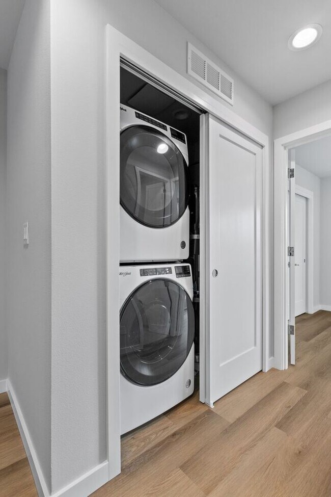 Building Photo - Stunning Brand-New Ballard Townhome with Air Conditioning