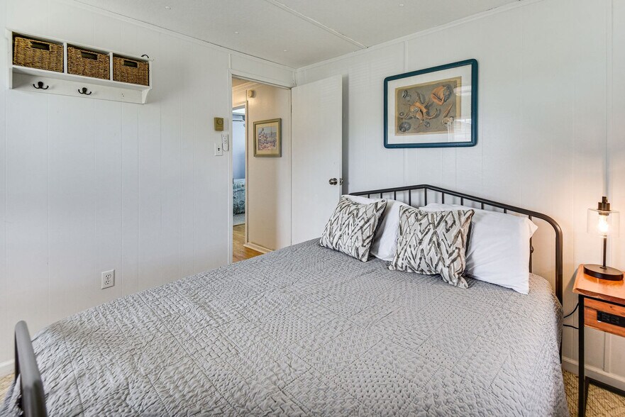 Building Photo - 31345 Sunset Dr