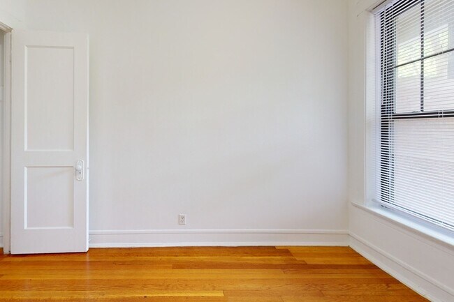 Floorplan - 5335-5345 S. Kimbark Avenue