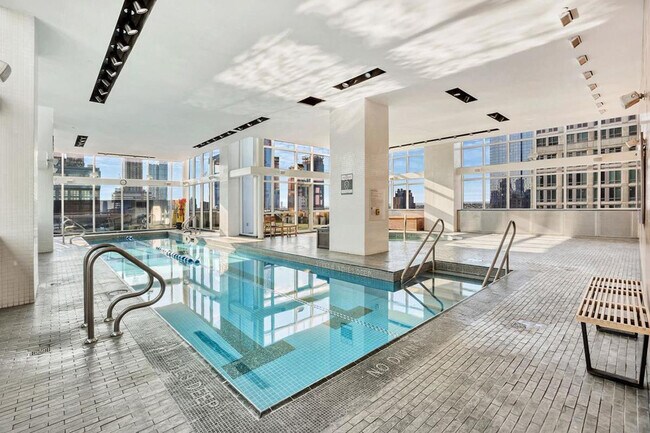 Building Photo - 350 W 42nd St